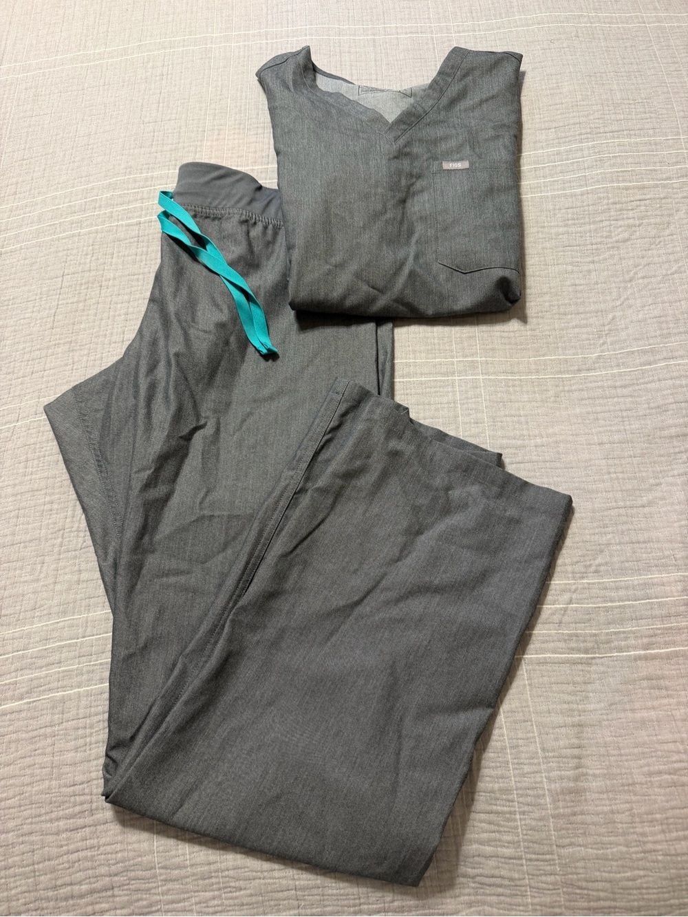 FIGS Scrubs Set Graphite Gray Woman’s Size large